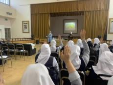 لقاء إرشادي في ثانوية الدوحة للبنات