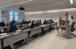 الإرشاد الأكاديمي يزور الفصول الدراسية في الآداب