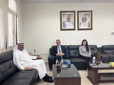عميد شئون الطلبة يستقبل سفير دولة أستراليا الصديقة لدى دولة الكويت