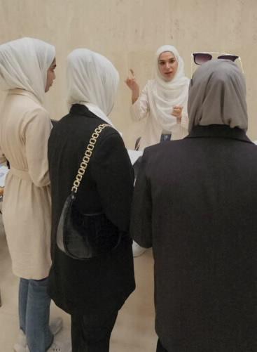 الارشاد الأكاديمي تستكمل برنامجها الإرشادي بمعرض كلية الطب