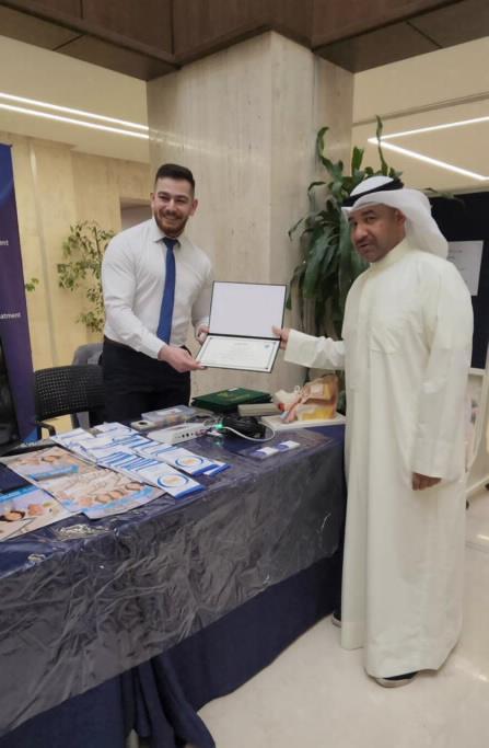 الأنشطة الثقافية والفنية نظمت معرض بعنوان (عدم الاتزان وفقدان السمع) في كلية الطب