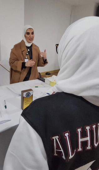 عمادة شئون الطلبة شاركت في معرض الفرص الدراسية في مدرسة الرؤية