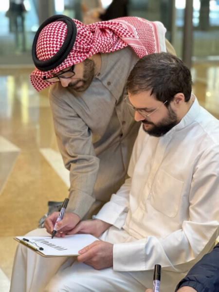 إدارة الأنشطة الفنية والثقافية أقامت ورشة خط للخطاط بدر ناصر‎