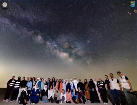 لأول مرة صحراء السالمي احتضنت طلبة وطالبات جامعة الكويت في رحلة رصد النجوم