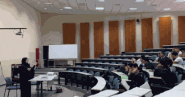 طالبات روض الصالحين في كلية الهندسة
