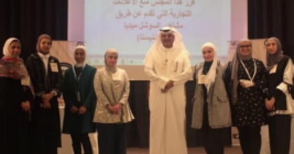 تأهل طالبات الحقوق والطب إلى نهائي مناظرات كليات جامعة الكويت