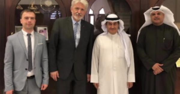 عميد شئون الطلبة الدكتور علي سيف النامي اجتمع بسفير دولة أوكرانيا
