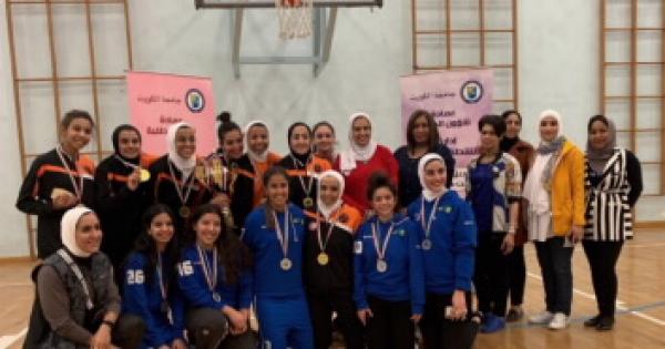 مواجهة حماسية بين طالبات الخليج والتطبيقي في منافسات كرة السلة
