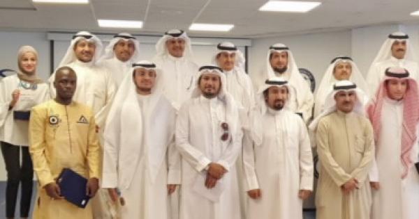 برعاية عميد شئون الطلبة د.علي سيف النامي الانشطة الثقافية والفنية كرمت الطلبة الفائزين بمسابقات الشعر والمقالة والقصة
