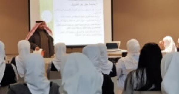 رحلة ميدانية لطالبات مدرسة ام حبيب القرشية الى كلية الهندسة والبترول