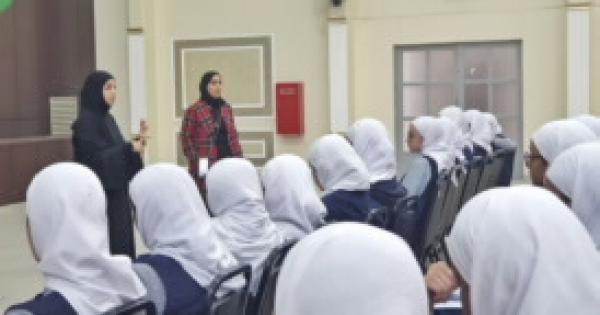 لقاء إرشادي في ثانوية تيماء للبنات