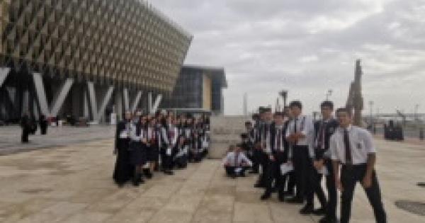 رحلة ميدانية لطلبة مدرسة كامبردج الامريكية
