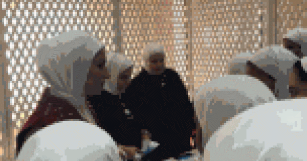 الإرشاد الأكاديمي شارك في معرض خذ قرارك بثانوية معاذة الغفارية