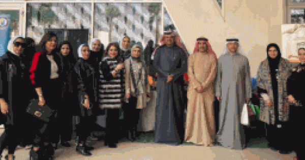مهرجان "لوحة في حب الكويت" في الآداب