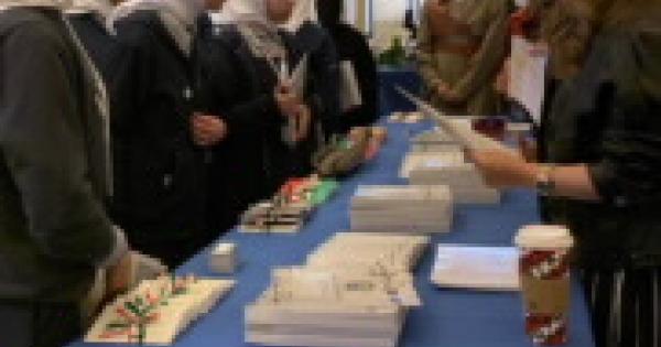 "الارشاد الاكاديمي" شاركت بمعرض الفرص الدراسية الثامن
