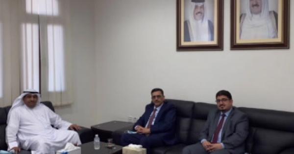 مساعد عميد شئون الطلبة للخدمات الطلابية اجتمع بسفير الجمهورية اليمنية