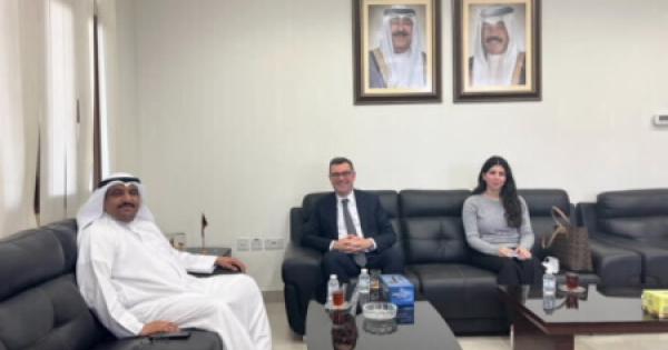 عميد شئون الطلبة يستقبل سفير دولة أستراليا الصديقة لدى دولة الكويت