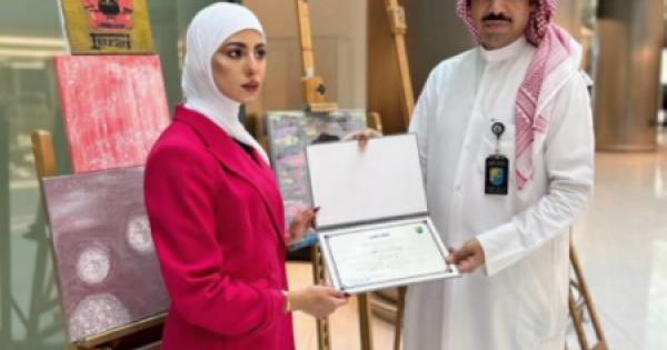 الأنشطة الثقافية والفنية أقامت معرضًا فنياً للطالبة فرح الظفيري