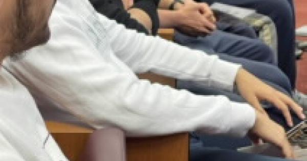 الإرشاد الأكاديمي نظم زياره طلابية لمدرسة غرس إلى مدينة صباح السالم الجامعية