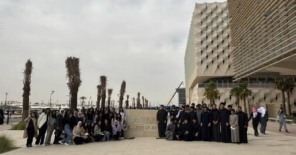 الإرشاد الأكاديمي شارك في إرشاد طلبة مدرسة الباكالوريا الأمريكية