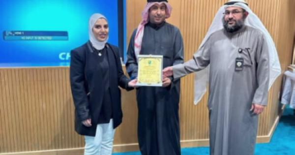 فريق الإرشاد الأكاديمي زار ثانوية الجاحظ بنين